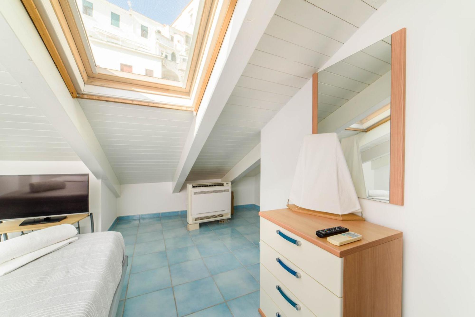 Luimar House *